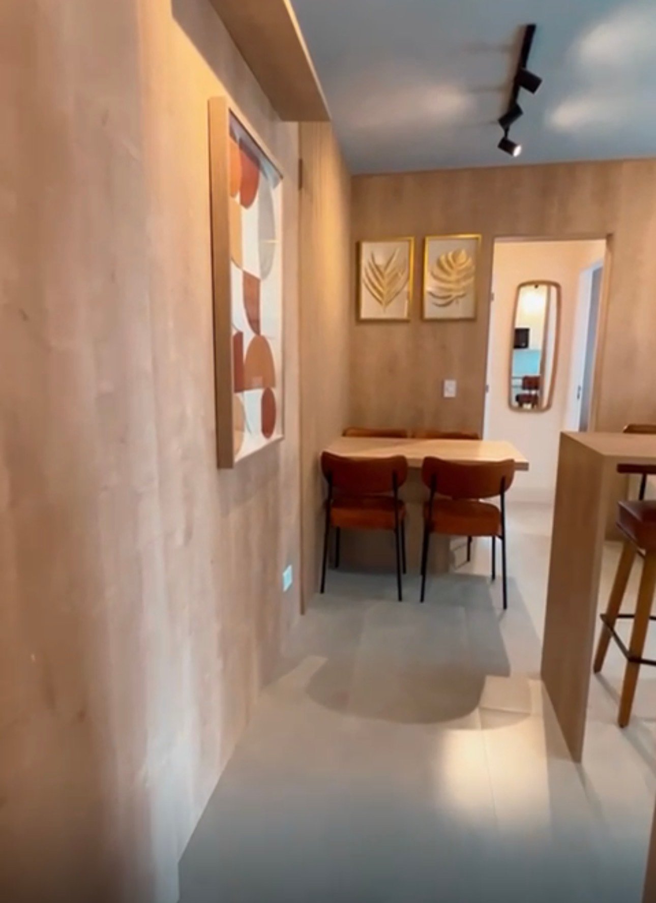 Interior de studio mobiliado no Anália Franco, em São Paulo