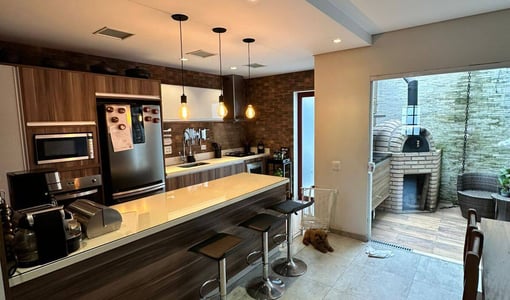 Casa de Condomínio à venda, 2 suítes e 196 m² úteis, Santo Amaro – SP