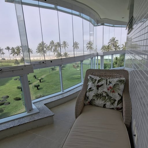 Apartamento 220m² com 4 Suítes e 5 Quartos à Venda