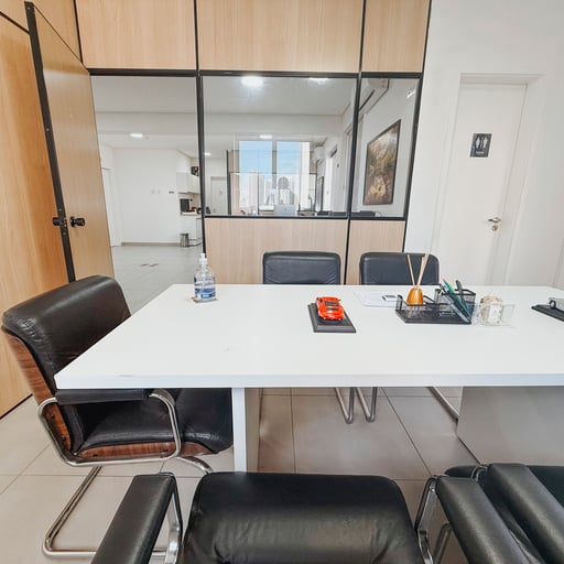 Sala Comercial no Condomínio Ibérica