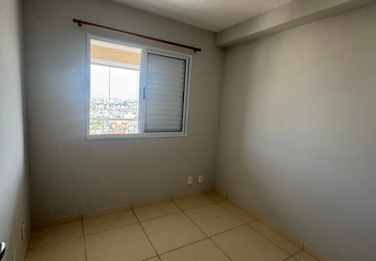 Banheiro com box de vidro