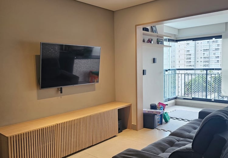 Sala com painel para TV