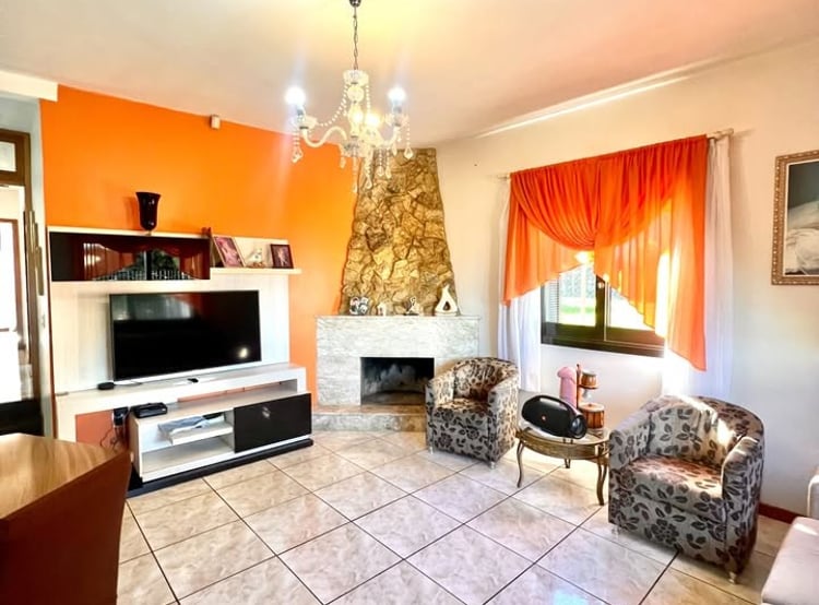 Sala de estar com lareira