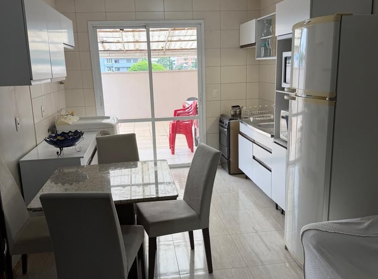 Sala com acesso ao terraço