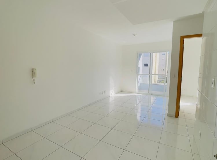 Sala de estar ampla