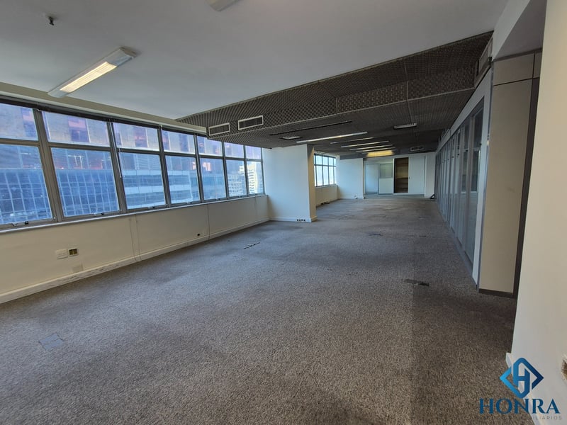 Andar inteiro comercial de alto padrão no Centro