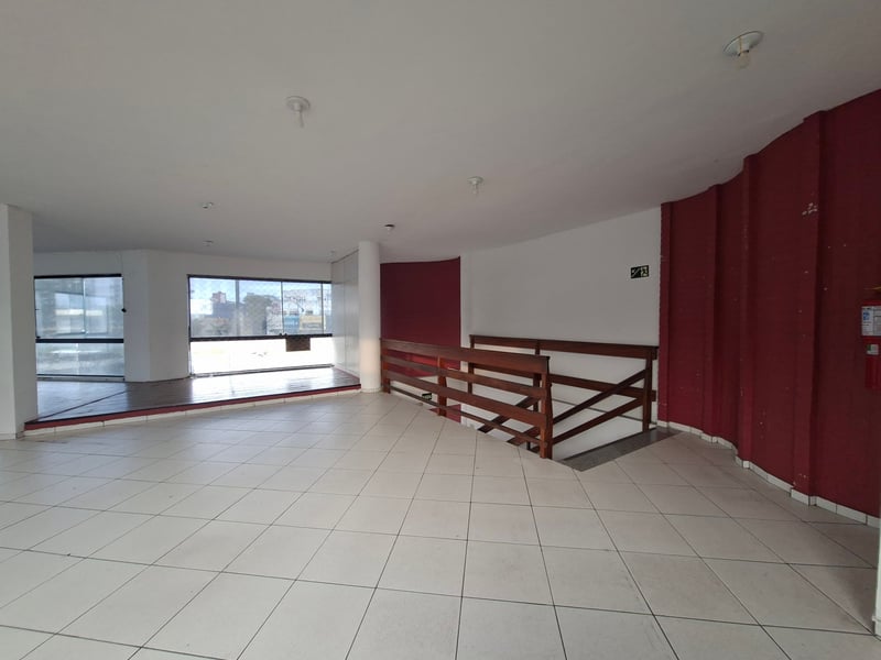 Sala Comercial Ampla com Vista para a Av. Anchieta – Visibilidade e Ponto Estratégico