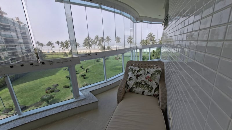 Apartamento 220m² com 4 Suítes e 5 Quartos à Venda