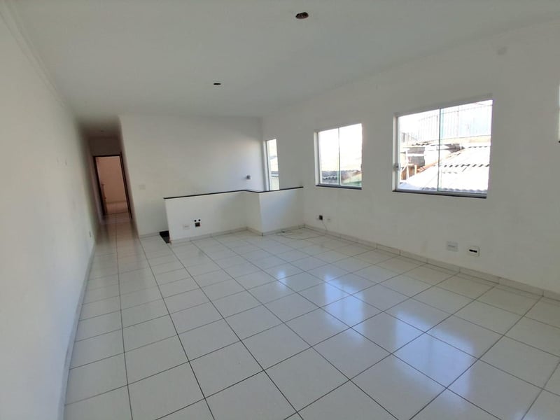Sobrado com 3 quartos para alugar