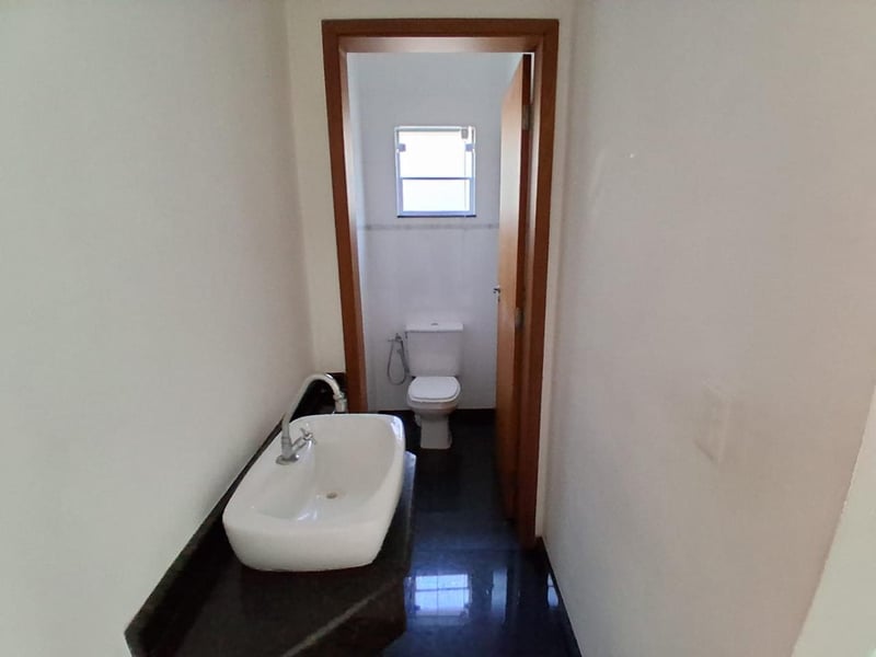 Sobrado com 3 quartos para alugar