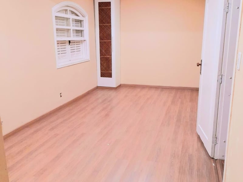 Casa com 5 quartos para alugar