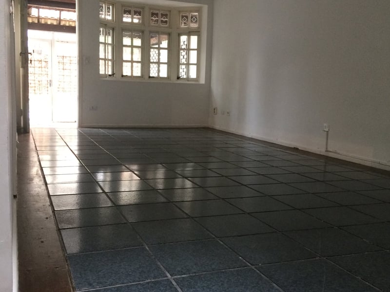 Casa á venda na Vila Madalena 03 dorm,02 banheiros,01 vaga