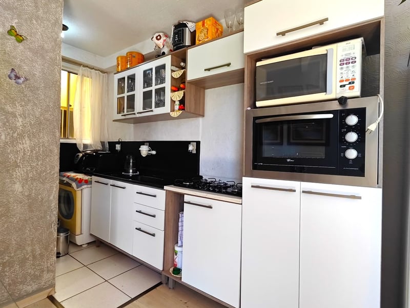 Cozinha com eletros embutidos