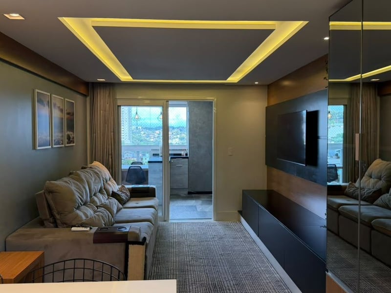 Sala de estar com TV