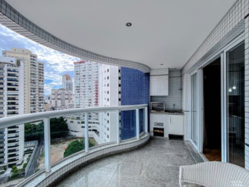 Apartamento mobiliado com 3 suítes para alugar
