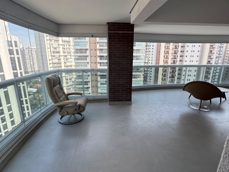 Apartamento com 3 suítes mobiliado para alugar