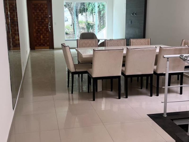 Sobrado com 3 quartos para alugar
