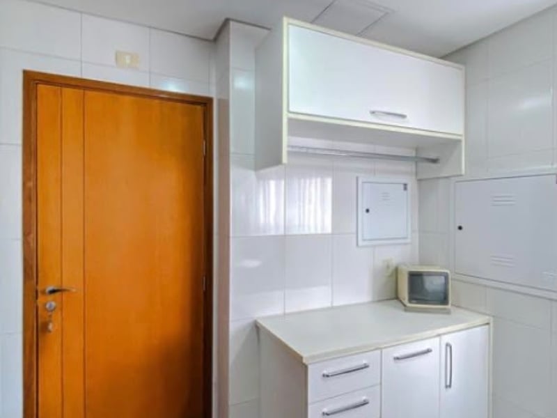 Apartamento mobiliado com 3 suítes para alugar