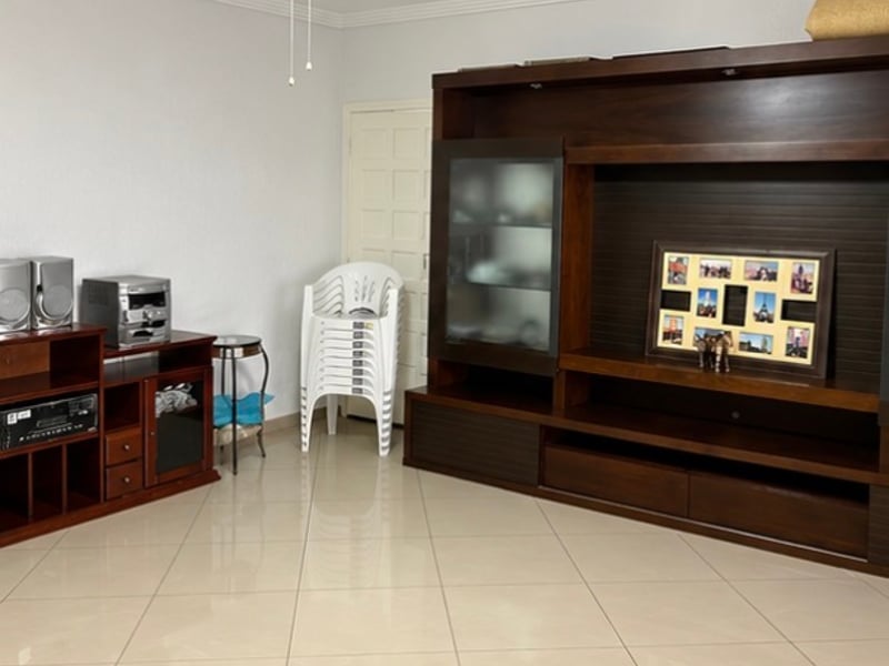 Casa com churrasqueira para alugar