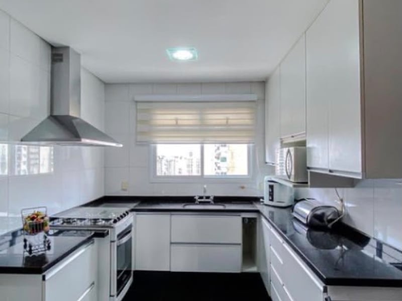 Apartamento mobiliado com 3 suítes para alugar