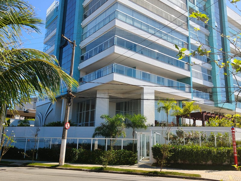 Linda Cobertura Litoral de Bertioga a 50 metros da Praia.