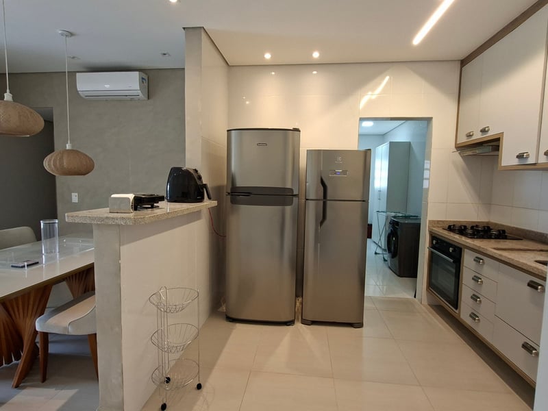 Cozinha com eletrodomésticos