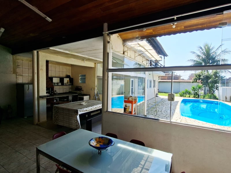 Copa com vista para a piscina