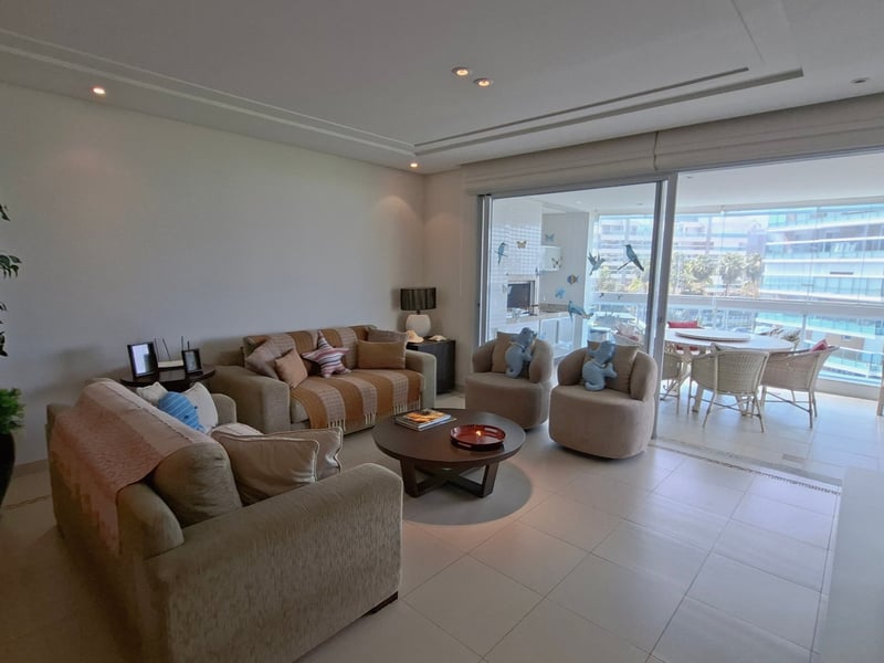 Sala de estar ampla