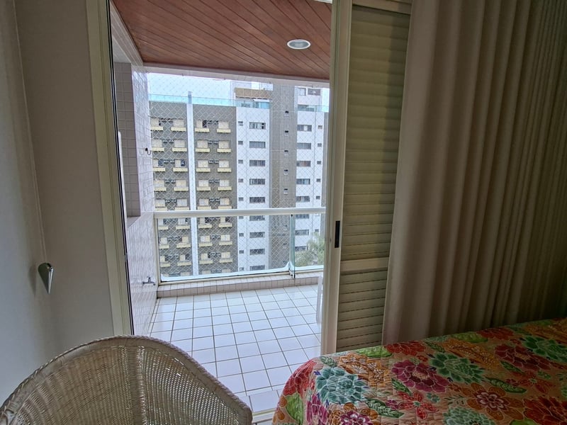 Acesso à varanda pelo quarto