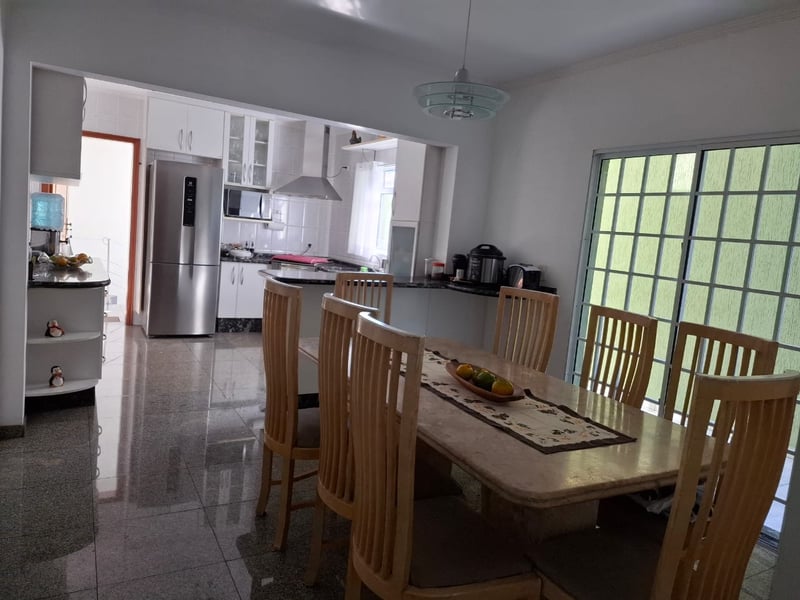 Sobrado com 3 quartos à venda