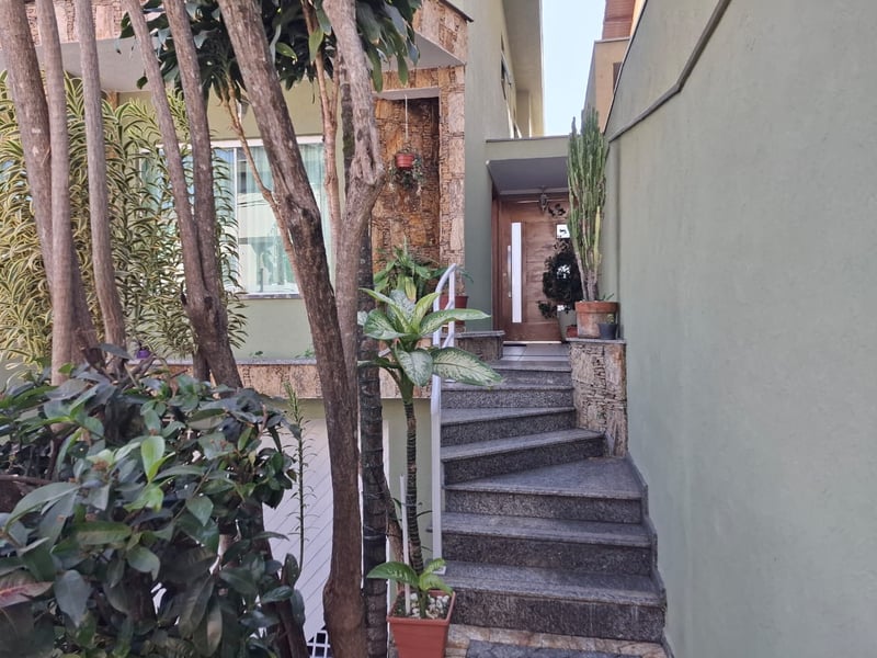 Sobrado com 3 quartos à venda