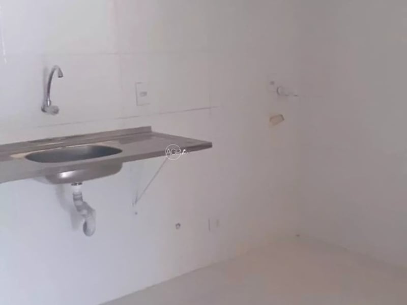 Apartamento com 2 quartos para alugar ou comprar
