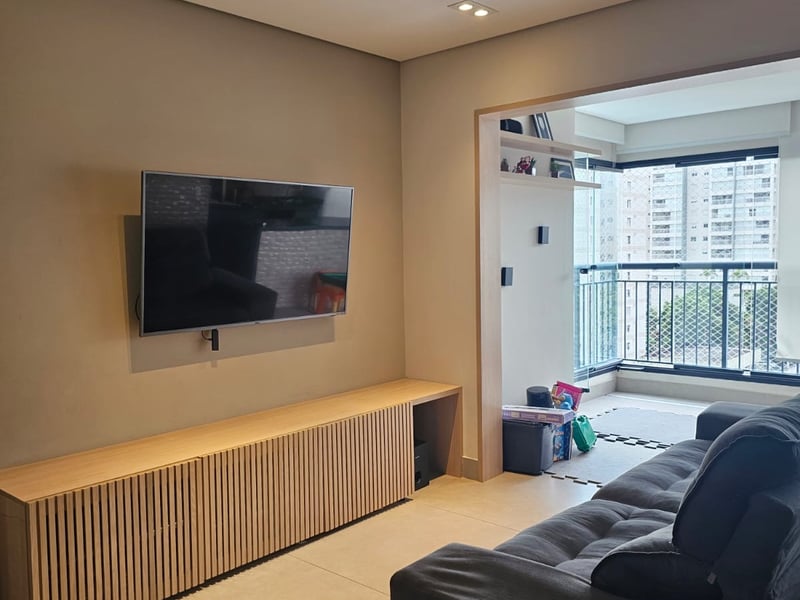Vértiz Tatuapé &mdash; Sala com painel para TV