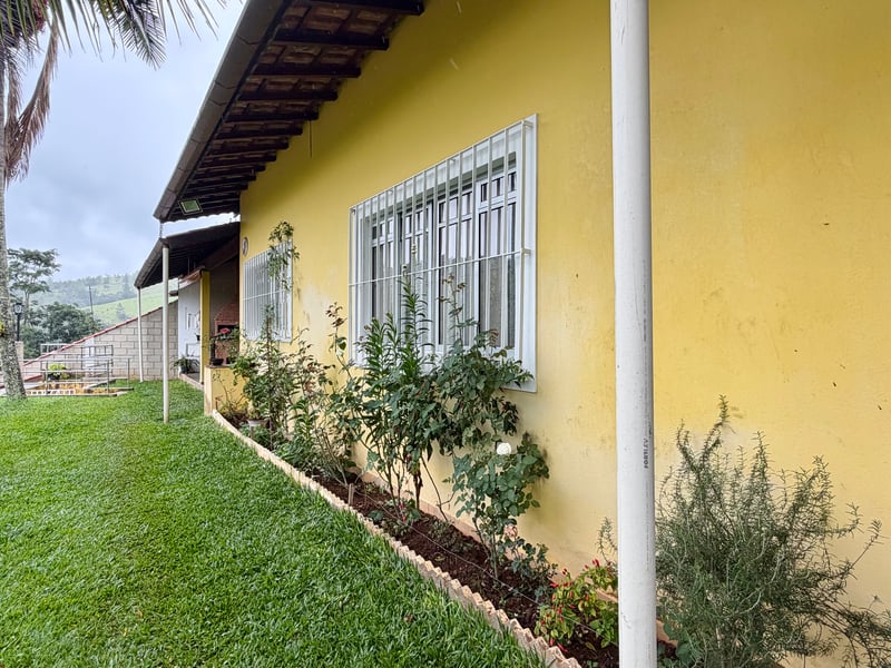 Chácara com 4 quartos à venda