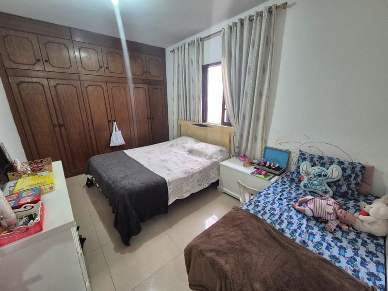 Sobrado com 5 quartos à venda