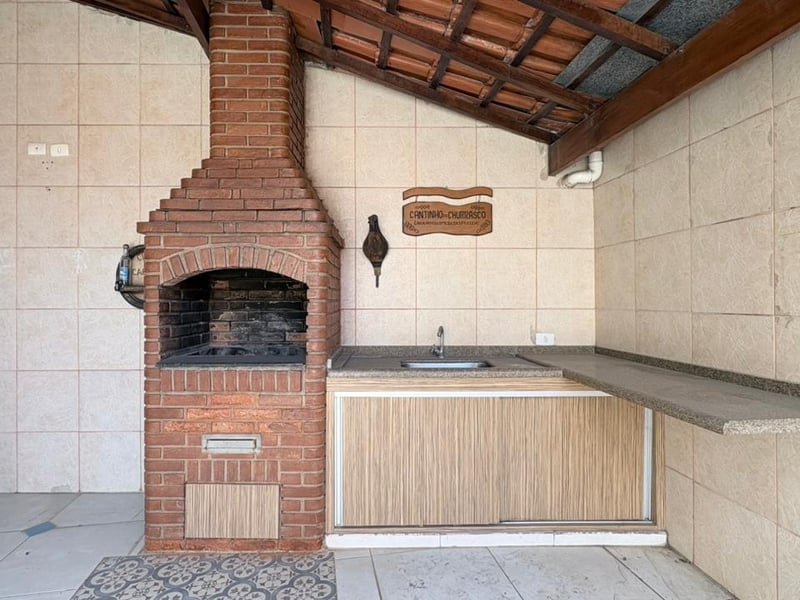 Sobrado com 4 quartos para comprar ou alugar