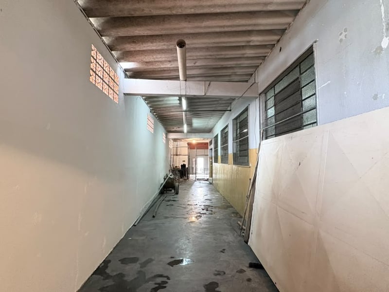 Galpão com 240 m² para alugar na Vila Regente Feijó
