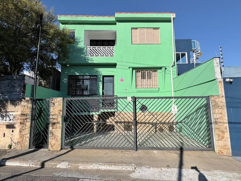 Sobrado com 4 quartos para alugar