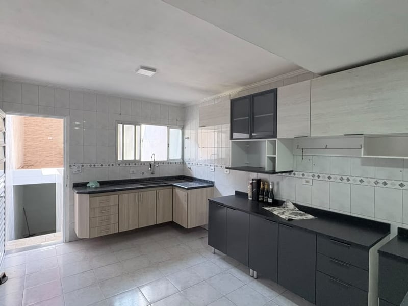 Sobrado com 3 quartos à venda