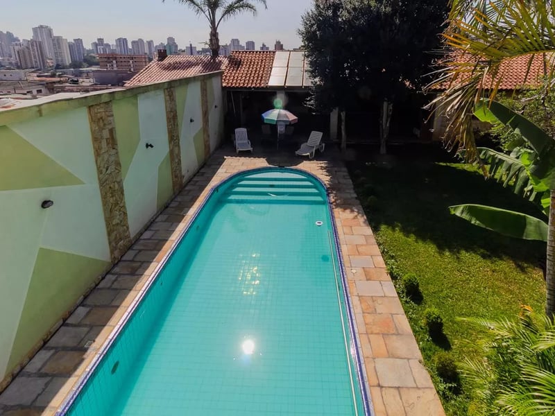 Sobrado com 6 quartos para alugar ou comprar