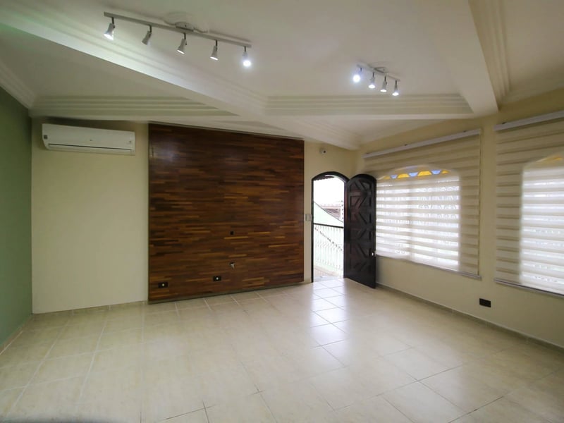 Sobrado com 4 quartos para alugar ou comprar