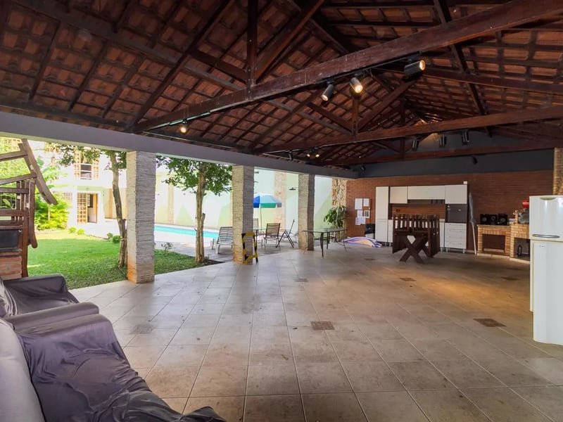Sobrado com 6 quartos para alugar ou comprar