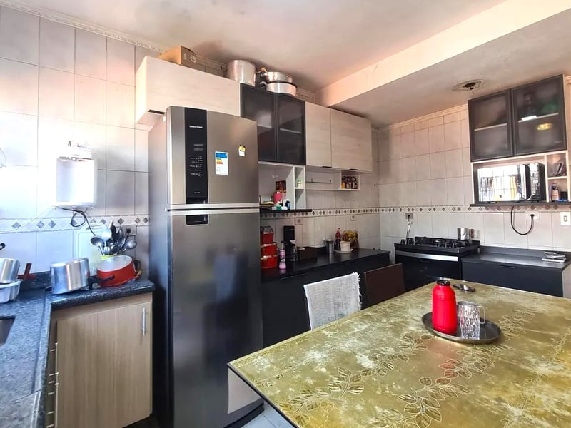 Sobrado com 3 quartos à venda