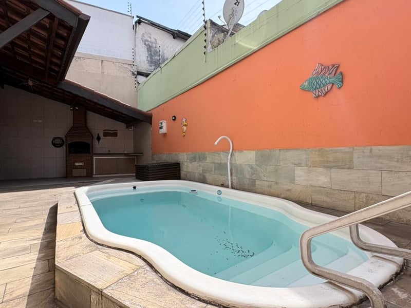 Sobrado com 4 quartos para comprar ou alugar