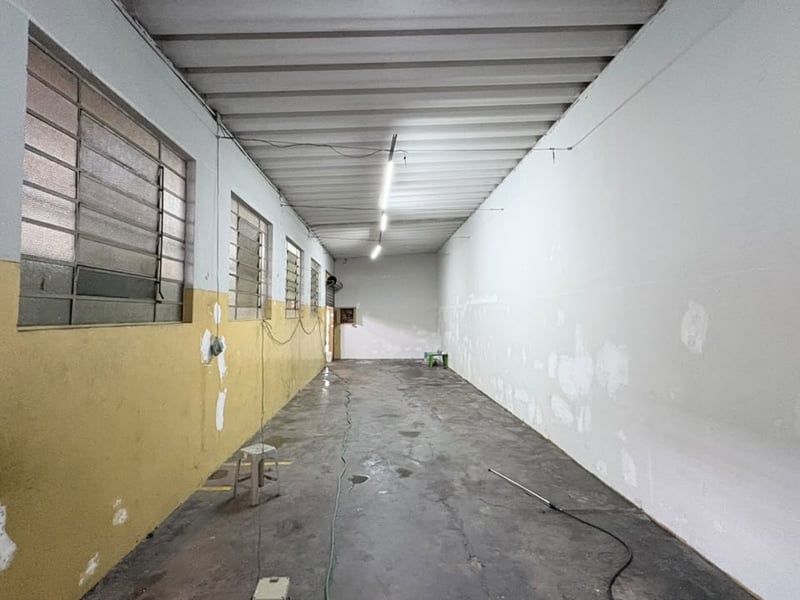 Galpão com 240 m² para alugar na Vila Regente Feijó