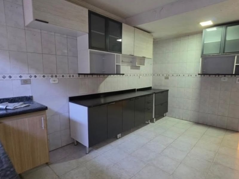 Sobrado com 3 quartos à venda