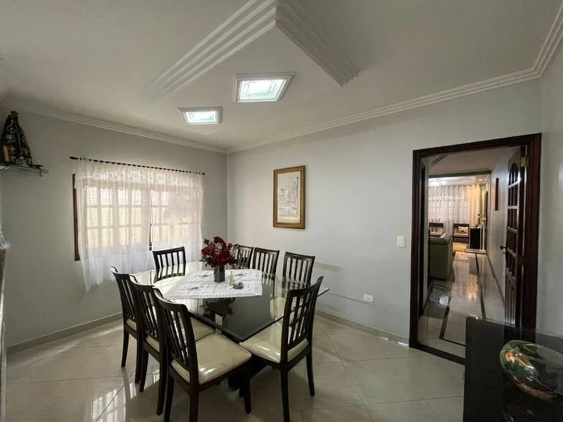 Sobrado com 4 quartos à venda