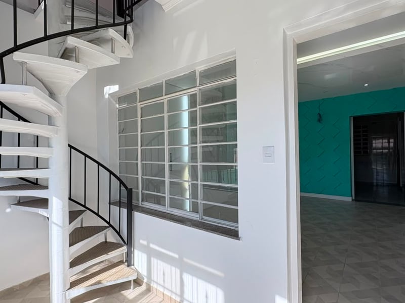 Sobrado com 4 quartos para alugar