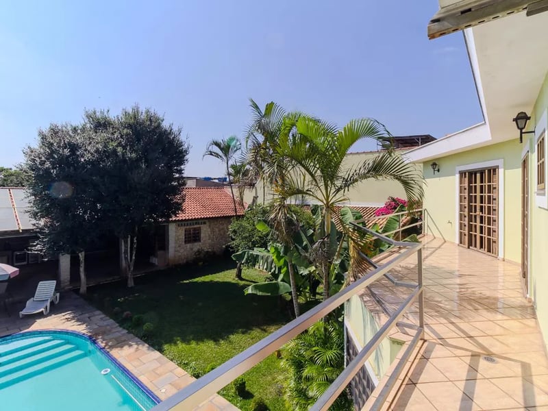 Sobrado com 6 quartos para alugar ou comprar