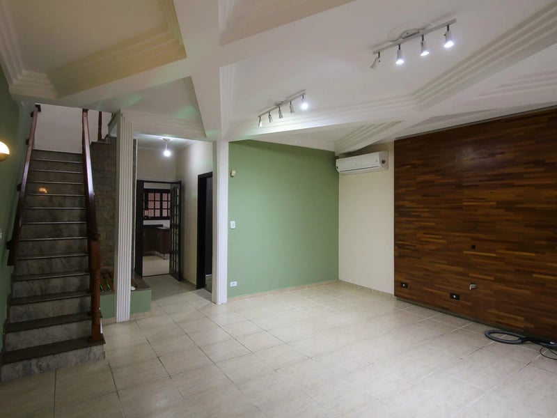 Sobrado com 4 quartos para alugar ou comprar